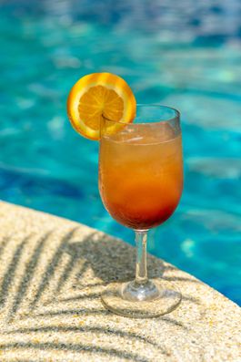 POOL BAR