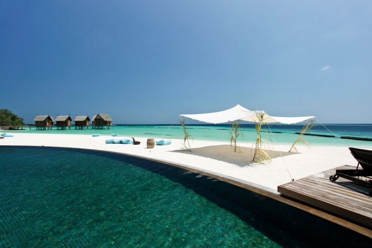 Constance Moofushi
