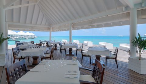Diamonds Thudufushi