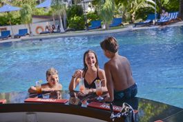 POOL BAR