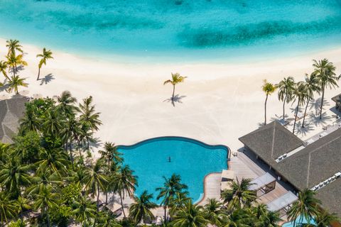 Veligandu Island Resort & Spa