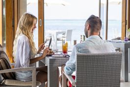 Meeru Bar & Grill