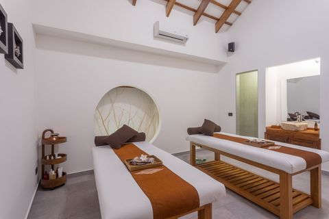 Cinnamon Velifushi Maldives