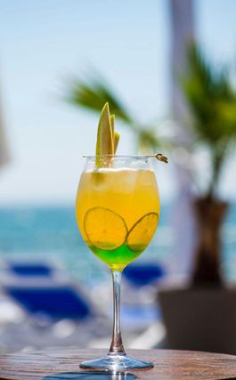 Pool Bar