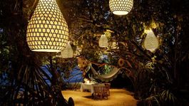 Destination dining
