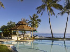 Pool Bar