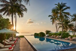 Mint ADULT-ONLY POOL BAR