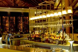 Meeru Bar & Grill