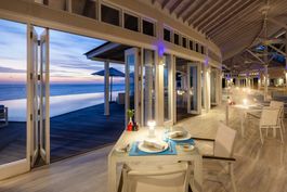 Sunset Pool Café