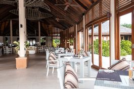 Meeru Bar & Grill