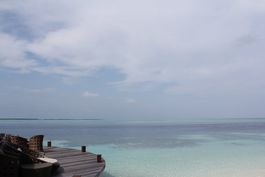 Meeru Bar & Grill