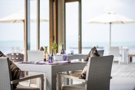 MEERU BAR & GRILL