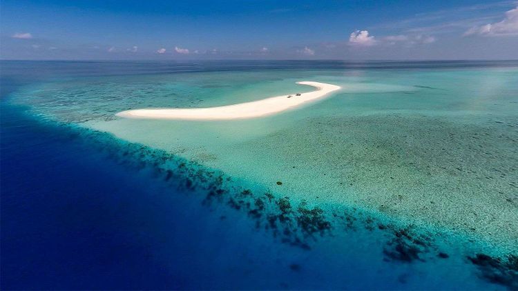 Hurawalhi Island Resort
