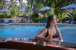POOL BAR