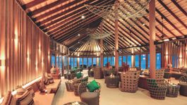 Meeru Bar & Grill