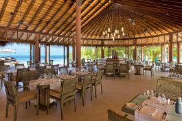 Meeru Bar & Grill